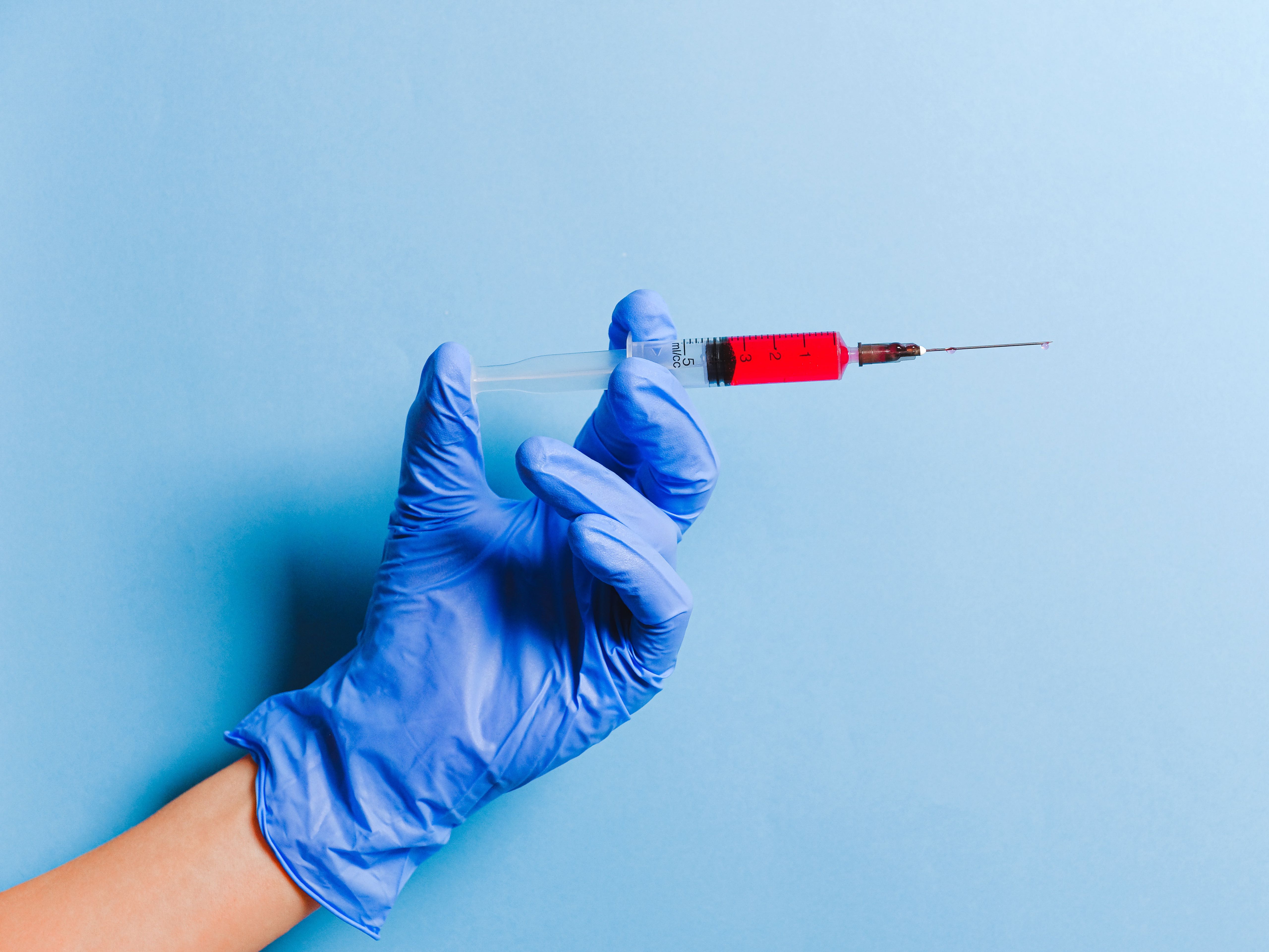 Τι είναι το «χέρι COVID»; Το εμβόλιο της Moderna με κνησμώδες αλλά αβλαβές εξάνθημα.